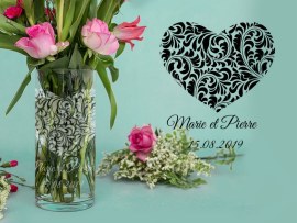 Vase avec gravure amoure