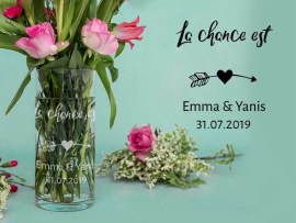 Vase avec gravure