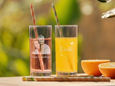 Verre à boire avec gravure