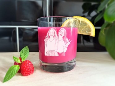 Verre à boire avec photogravure