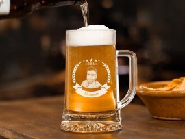 Chope à bière avec photogravure anniversaire