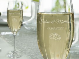 Coupe de champagne avec gravure