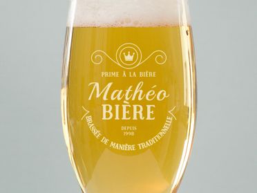 Verre à bière gravé