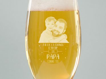 Verre à bière gravé