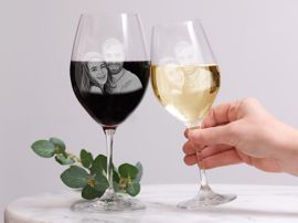 Verre à vin gravé