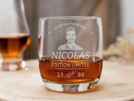 Verre à whisky motif anniversaire